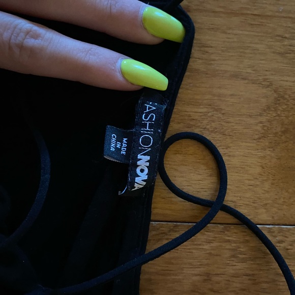 🛍️ 4/$25 Crop tank top - Picture 3 of 3